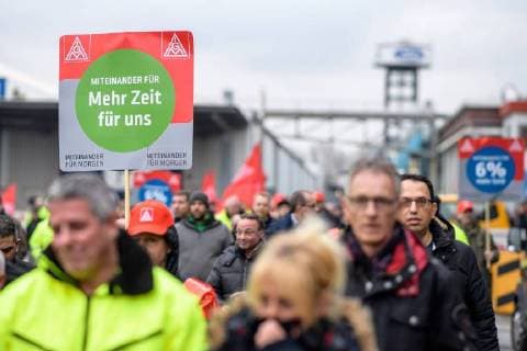 Themen der Woche Bilder des Tages Warnstreick IG Metall bei Ford in Köln, 23.01.2018 Ford Mitarbeiter beim Warnstreik der IG Metall am Werk in Köln Niel am 23.01.2018, Foto: Jörg Schüler, Koeln NRW Deutschland Ford Werke