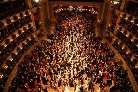 Themen der Woche Bilder des Tages Opernball 2018 Wien, Oper, 08. 02. 2018 Ballgäste beim Tanzen, Tanzpaare, Tanzen, Tanzfläche