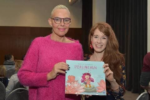 Themen der Woche Natascha Ochsenknecht, Bianca Faltermeyer Natascha Ochsenknecht praesentiert ihr erstes Kinderbuch, Perlinchen - Ich bin anders na und! EIn knallpinkes Kaeferchen hebt ab, im Hotel Ellington n Berlin am 22.02.2018