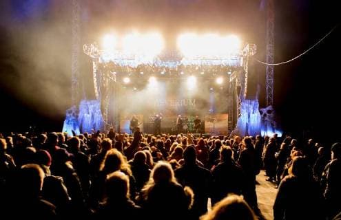 Themen der Woche Bilder des Tages Wacken Wacken Winternights 2018 Zum besten Newcomerfestival des vergangenen Jahres gewaehlt erfuellte die 2ten Winternights alle Erwartungen. Viele Dinge wurden auf Wunsch der Fans verbessert und dies kam beim Publikum sichtbar gut an. So gab es ein frostiges und rockiges Fest mit vielen Mittelalterelementen bei Temperaturen von Minus 3 Grad. Foto Jacobs Copyright: xDirkxJacobs EP_djs