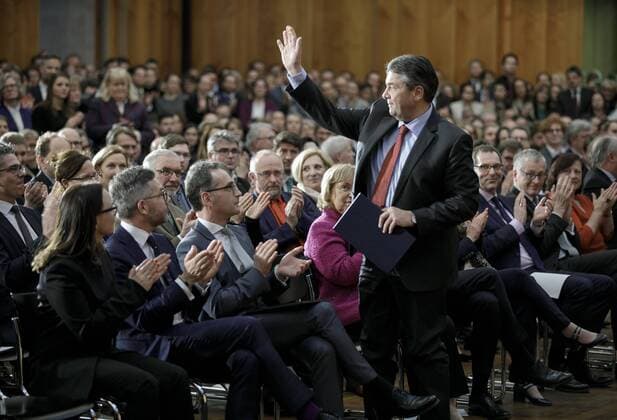 Bilder des Tages Amtsuebergabe im Auswaertigen Amt mit dem neuen Bundesaussenminister Heiko Maas, SPD, und seinem Amtsvorgaenger Sigmar Gabriel. Berlin, 14.03.2018, Berlin Deutschland