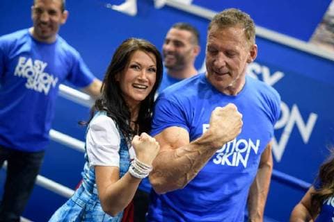 Entertainment Bilder der Woche FIBO, Internationale Leitmesse für Fitness, 12.04.2018 Ralf Möller mit Antonia aus Tirol (Sandra Stumptner) während der FIBO am 12.04.2018, , Köln NRW Deutschland Messe