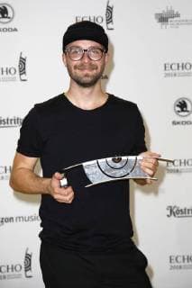 Entertainment Bilder der Woche Bilder des Tages Preisträger Mark Forster bei der Verleihung vom ECHO POP am 12.04.2018 in Berlin ECHO POP Verleihung 2018 in Berlin - Gewinner Preistraeger Pressroom