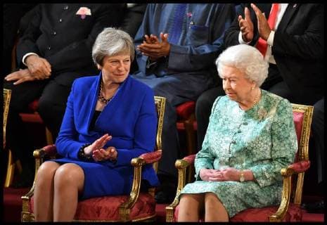 . 19 04 2018. London, United Kingdom. Commonwealth Heads of Government Meeting. Prime Minister Theresa May with Queen Elizabeth II at the formal opening of the Commonwealth Heads of Government Meeting in the ballroom at Buckingham Palace in London.  xi-Imagesx xPoolx IIM-17549-0009