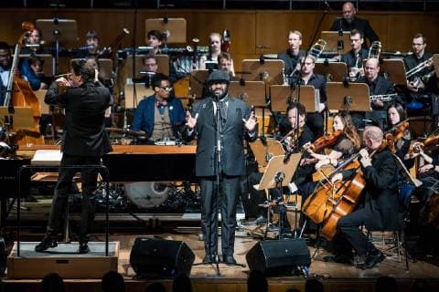 Entertainment Bilder der Woche KW 18 Der Sänger Gregory Porter bei einem Konzert in der Tonhalle in Düsseldorf Konzert - Gregory Porter in Düsseldorf