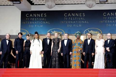 Entertainment Bilder der Woche KW 19 Entertainment Bilder des Tages Jury members Chang Chen, Kristen Stewart, Ava DuVernay, Denis Villeneuve, jury president Cate Blanchett, and jury members Robert Guediguian, Khadja Nin, Andrey Zvyagintsev, Lea Seydoux and Cannes Film Festival Director Thierry Fremaux attending the Opening Gala with the premiere of Everybody Knows Todos Lo Saben during the 71st Cannes Film Festival at the Palais des Festivals on May 08, 2018 in Cannes, France