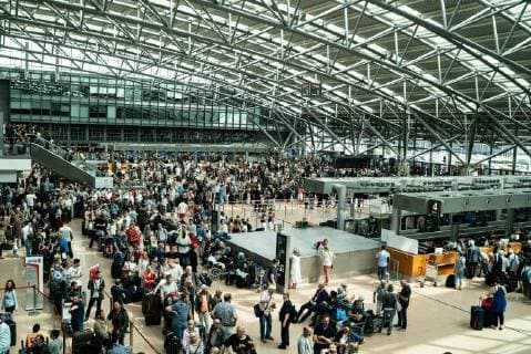 News Themen der Woche KW22 News Bilder des Tages Passagiere wurden aufgefordert, das Termina zu verlassen;Hamburger Fughafen wegen Stromausfall gesperrt, Hamburg Hamburg Deutschland