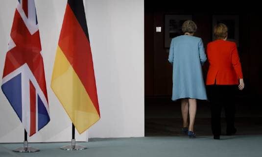 Bundeskanzlerin Angela Merkel (r), CDU, trifft die Premierministerin des Vereinigten Koenigreichs Grossbritannien und Nordirland, Theresa May, im Kanzleramt, 05.07.2018, Berlin. Berlin Deutschland