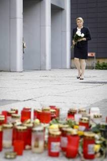 News Themen der Woche KW 35 News Bilder des Tages Bundesfamilienministerin Franziska Giffey, SPD, legt Blumen am Tatort Zentralhaltestelle nieder, 31.08.2018, Chemnitz. Chemnitz Deutschland Copyright: xIngaxKjerx