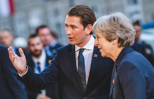Salzburg 19.09.2018, Salzburg, AUT, Informeller EU Gipfel der Staats und Regierungsschefs, im Bild Bundeskanzler Sebastian Kurz (Oesterreich), Premierministerin Theresa May (Grossbritannien) Chancellor Sebastian Kurz (Austria), prime ministerin Theresa May (Great Britain) during the Informal Summit of Heads of Governments and States of the European Union in Salzburg, Austria on 2018 09 19,