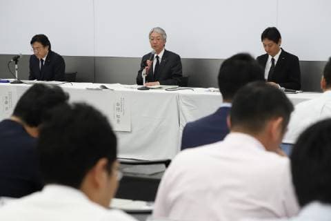 September 28, 2019, Tokyo, Japan - Japan s automaker Subaru president Tomomi Nakamura announces that the workers rewriting of measument values at the final vehicle inspection including brake test at their plants during a press conference at Subaru s headquarters in Tokyo on Friday, September 28, 2018.  (86765011)