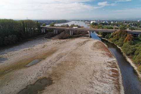 News Themen der Woche KW41 News Bilder des Tages Niedrigwasser Rheinarm zwischen Bendorf und der Insel Graswerth Niedrigwasser
