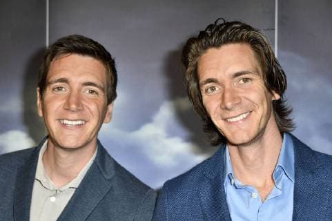 Entertainment Bilder der Woche KW41 Entertainment Bilder des Tages Oliver Phelps und James Phelps beim Photocall zur Ausstellung Harry Potter: The Exhibition im Fernsehstudio 1 im Filmpark Babelsberg. Potsdam, 11.10.2018