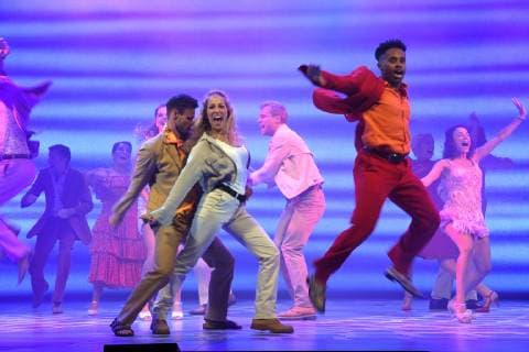 Entertainment Bilder der Woche KW41 Entertainment Bilder des Tages Die Darsteller des Musical Mamma Mia tanzen und singen am 11.10.2018 in Köln bei einem PressCall auf der Bühne. Das Musical gastiert bis zum 18.11. in Köln. Hauptarsteller : die drei Dynamos Sabine Meyer (Donna) Barbara Raunegger (Rosie) Betty Vermeulen (Tanja) und die potentiellen Väter Karim Khawatmi (Sam) Detlef Leistenschneider (Harry) und Jörg Zuch (Bill).