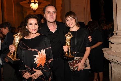 Entertainment Bilder der Woche KW41 Hannelore Elsner, Thomas Schmauser und Lena Urzendowsky bei der Verleihung Hessischer Film- und Kinopreis am 12.10.2018 in Frankfurt Hessischer Filmpreis 2018 in Frankfurt a. Main