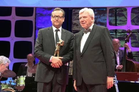 Matthias Brandt und Volker Bouffier bei der 29. Verleihung des Hessischen Film- und Kinopreises in der Alten Oper. Frankfurt, 12.10.2018