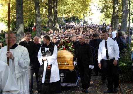 Entertainment Bilder der Woche KW41 Entertainment Bilder des Tages GER, Beerdigung von Graciano Rocchigiani auf dem Matthaeus-Kirchhof in Berlin Schoeneberg 13.10.2018, Schoeneberg, Berlin, GER, Beerdigung von Graciano Rocchigiani auf dem Matthaeus-Kirchhof in Berlin Schoeneberg, im Bild