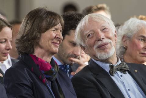 Entertainment Bilder der Woche KW41 Entertainment Bilder des Tages Die Kulturwissenschaftler Aleida (71) und Jan Assmann (80) haben am Sonntag (14.10.18) in der Frankfurter Paulskirche den Friedenspreis des Deutschen Buchhandels erhalten (Foto). (Siehe epd-Meldung vom 14.10.18) Friedenspreis an Aleida und Jan Assmann verliehen
