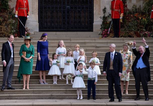 . 12 10 2018. Windsor, United Kingdom. Sarah Ferguson Duchess of York, HRH Princess Beatrice of York, Princess Charlotte, Savannah Phillips, Maud Windsor, Prince George, Mia Tindall, Theodora Williams, Louis de Givenchy, HRH Prince Andrew Duke of York, Nicola Brooksbank and George Brooksbank at the Princess Eugenie and Jack Brooksbank wedding at Windsor Castle, United Kingdom. xi-Imagesx xPoolx IIM-18631-0454