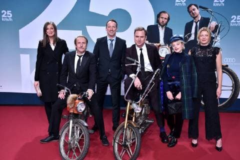 Entertainment Themen der Woche KW43 Entertainment Bilder des Tages Alexandra Maria Lara, Bjarne Mädel, Wotan Wilke Möhring, Lars Eidinger, Jella Haase und Jördis Triebel bei der 25 KM H Premiere am 25.10.2018 in Berlin 25 KM H Filmpremiere in Berlin, 2018