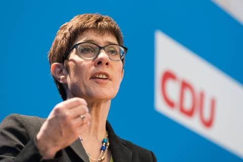 News Themen der Woche KW45 News Bilder des Tages Annegret Kramp-Karrenbauer von der Christlich Demokratischen Union (CSU) spricht waehrend einer Pressekonferenz am 07.11.2018 in der Landesvertretung des Bundeslandes Saarland in Berlin, Deutschland. Die Generalsekretaerin der CDU gibt auf der Pressekonferenz Ihre Kandidatur fuer den CDU-Parteivorsitz bekannt.