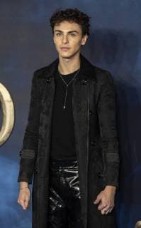 November 13, 2018 - London, United Kingdom - Stevie Ruffs seen attending the UK Premiere of the Fantastic Beasts: The Crimes Of Grindelwald at the Cineworld Leicester Square in London. London United Kingdom - ZUMAs197 20181113_zaa_s197_321 Copyright: xGaryxMitchellx