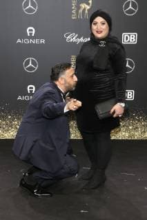 Entertainment Bilder der Woche KW46 Entertainment Bilder des Tages Kida Khodr Ramadan mit Ehefrau Meryem Ramadan bei der 70. Bambi-Verleihung 2018 im Stage Theater am Potsdamer Platz. Berlin, 16.11.2018