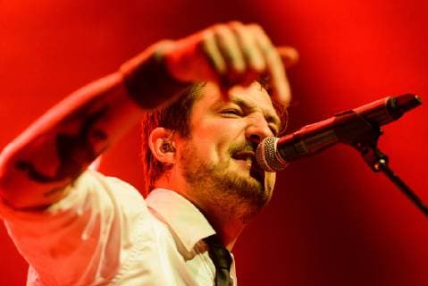 Entertainment Bilder der Woche KW47 Entertainment Bilder des Tages Konzert von Frank Turner and the sleeping Souls in der Berliner Columbiahalle Am 22.11.2018 spielten Frank Turner and the sleeping Souls ein Konzert in der ausverkauften Berliner Columbiahalle. Der Sänger, Gitarrist und Songwriter hat vor kurzem, mit Be More Kind , sein siebtes Studioalbum herausgebracht und ist damit nun mit seiner Band The Sleeping Souls auf Tournee., Berlin Berlin Deutschland Columbiahalle