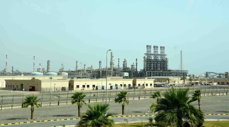 (181127) -- BEIJING, Nov. 27, 2018 -- Photo taken on July 2, 2018 shows the Yanbu Aramco Sinopec Refining Company (YASREF), in Yanbu, Saudi Arabia. China s petroleum and chemical industry has generated some 712.1 billion yuan in total profit over the first nine months of 2018, up 45.2 percent from the same period of last year. With a total asset of 12.75 trillion yuan, up 6.1 percent over the same period last year, the sector has seen its asset-liability ratio fall by 1.16 percentage points to 54.19 percent. The sector s profit rate climbed up by 1.56 percentage points to 7.43 percent, thanks to the solid improvement in the operation efficiency of petroleum and natural gas exploration business as well as the good development momentum in oil refining and chemical industry. The overall prices of petroleum and natural gas surged 