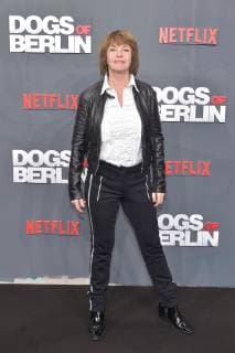 Weltpremiere von DOGS OF BERLIN Katrin Sass am schwarzen Teppich zur Weltpremiere von DOGS OF BERLIN im Kino International am 06.12.2018