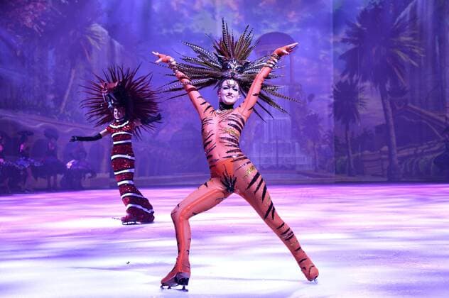 Entertainment Themen der Woche KW01 Entertainment Bilder des Tages Eiskunstläufer bei der Eis-Revue Atlantis zum 75 jährigen Bestehen von Holiday on Ice in der Olympiahalle. München, 03.01.2019