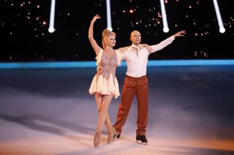 Desiree Nick und Alexander Gazsi in der 1. Live-Sendung der Sat.1 Show Dancing on Ice in den MMC Studios. Köln, 06.01.2018