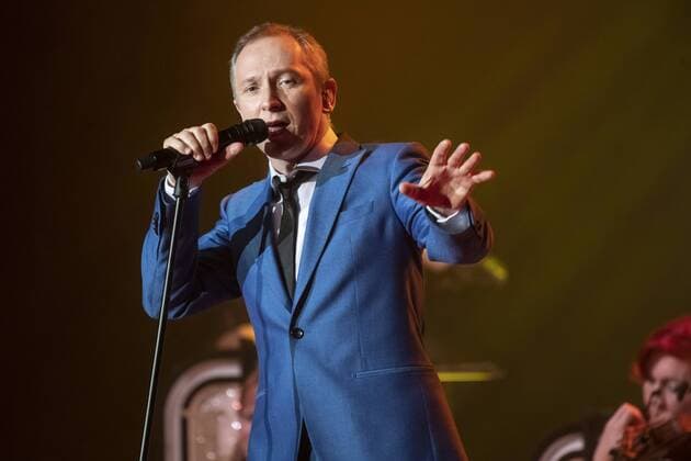 Entertainment Themen der Woche KW03 Entertainment Bilder des Tages Helmut Lotti in der Jahrhunderthalle Frankfurt Der belgische Sänger Helmut Lotti und das The Golden Symphonic Orchestra spielten am 16.01.2019 in Konzert in der Jahrhunderthalle Frankfurt. Der 49-jährige gilt als erfolgreichster Sänger der belgischen Region Flandern.