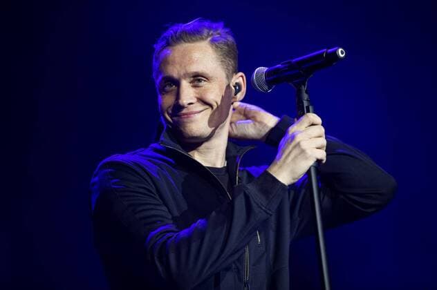 Entertainment Themen der Woche KW04 Entertainment Bilder des Tages Matthias Schweighöfer live bei einem Konzert seiner lachen, weinen, tanzen -Tour 2019 in der Messehalle. Das Konzert musste wegen eines eingeklemmten Halswirbels vorzeitig abgebrochen werden. Schweighöfer wurde ins Krankenhaus gebacht. Erfurt, 22.01.2019