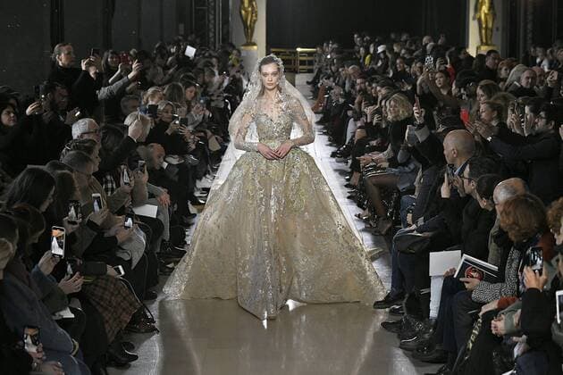 Entertainment Themen der Woche KW04 Entertainment Bilder des Tages Paris Fashion Week. Defile Haute Couture Printemps-Ete 2019. Elie Saab, Couture, Spring-Summer 2019, Paris, France Editorial use only Copyright: xGuyxMarineaux STAR_234465_073