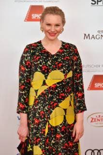 Rosalie THOMASS (Schauspielerin), Einzelbild,angeschnittenes Einzelmotiv,Halbfigur,halbe Figur. 46.Deutscher Filmball-Roter Teppich,Red Carpet,am 26.01.2019. H o t e l B a y e r i s c h e r H o f, M u e n c h e n.
