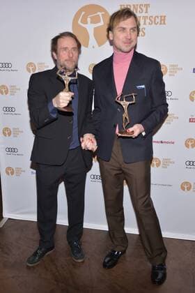 Entertainment Themen der Woche Entertainment Bilder des Tages Ernst-Lubitsch-Preis Verleihung Bjarne Maedel, Lars Eidinger bei der Ernst-Lubitsch-Preis Verleihung vom Club der Filmjournalisten Berlin e.V. im Kino Babylon in Berlin am 30.01.2019