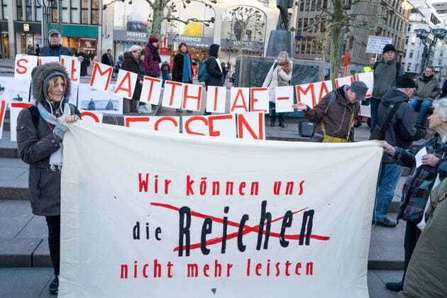 News Themen der Woche KW08 News Bilder des Tages Matthiae-Mahl 2019 - Gegendemonstration auf dem Hamburger Rathausmarkt - Demo;Matthiae-Mahl 2019 - Gegendemonstration auf dem Hamburger Rathausmarkt - Demo, Hamburg Hamburg Deutschland Rathausmarkt