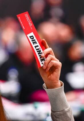 News Themen der Woche KW08 News Bilder des Tages Deutschland, Bonn, 23.02.2019 Stimmabgabe, auf dem Europaparteitag Die Linke Bundesparteitag zur Europawahl der Linken