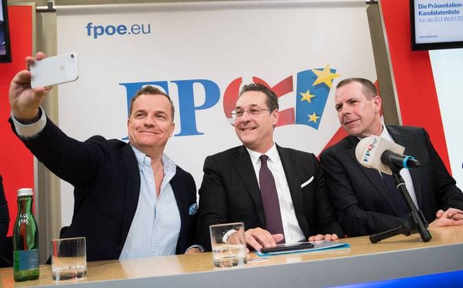News Themen der Woche KW09 News Bilder des Tages 26.02.2019, FPOe-Medienzentrum, Wien, AUT, FPOe, Pressekonferenz mit Praesentation der Kandidatenliste zur EU-Wahl. im Bild Mitglied des EuropaparlamentsFPOe Georg Mayer, Vizekanzler Heinz-Christian Strache (FPOe) und Mitglied des Europaparlaments und Generalsekretaer FPOe Harald Vilimsky MEP Georg Mayer (Europe of Nations and Freedom Group), Austrian Vice Chancellor Heinz-Christian Strache and MEP Harald Vilimsky (Europe of Nations and Freedom Group ) during media conference of the Austrian Freedom Party a presentation of the canidates for EU elections in Vienna, Austria on 2019 02 26.