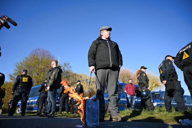 News Themen der Woche KW16 News Bildes des Tages Den racismedoemte og islamkritiske Rasmus Paludan, stifter af partiet Stram Kurs, demonstrerer ved Greve Idraetscenter fredag den 19. april 2019.. , Danmark Copyright: PhilipxDavalix cop106 spdk20190419-182740-L