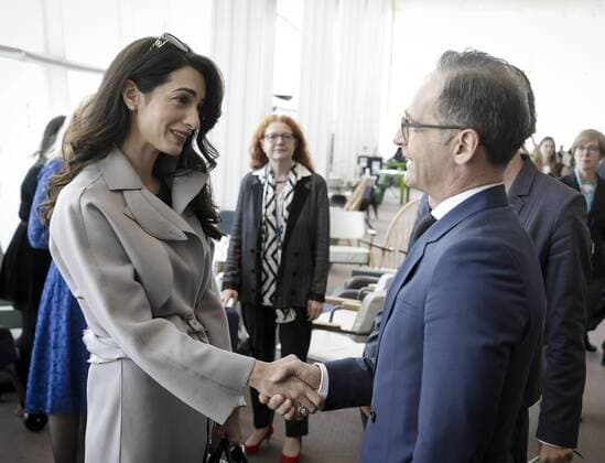 Entertainment Themen der Woche KW17 Entertainment Bilder des Tages Bundesaussenminister Heiko Maas, SPD, trifft Rechtsanwaeltin Amal Clooney nach der Debatte des UN Sicherheitsrats zum Thema Sexuelle Gewalt in Konflikten unter dem Vorsitz Deutschlands. New York. 23.04.2019 New York USA