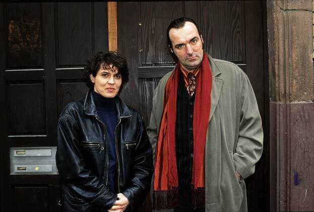 TATORT Engelchen flieg Ein kleines Kind ist aus dem Fenster der elterlichen Wohnung gefallen. Unfall oder Mord? Diese Frage stellt sich Kommissarin Lena Odenthal und ihr Kollege. ULRIKE FOLKERTS und ANDREAS HOPPE. 41685-0-57051 , 18DFATatort1 Überschrift: TATORT D 1998 Copyright: KPA !AUFNAHMEDATUM GESCHÄTZT! UnitedArchives00890086