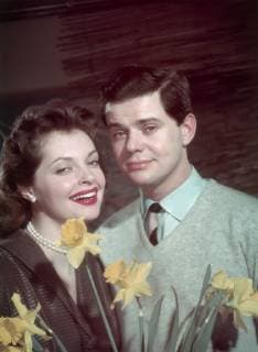 WALTER GILLER als Kurt, NADJA TILLER als Billie, Studioaufnahmen zu Schloß Gripsholm , 1963. Fernsehen, Liebensfilm, 60er, Paar, Deutschland 1963 Copyright: ArthurxGrimm UnitedArchives00665437