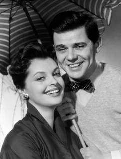 WALTER GILLER als Kurt, NADJA TILLER als Billie, Studioaufnahmen zu Schloß Gripsholm , 1963. Film, Fernsehen, Liebensfilm, 60er, Paar, Deutschland 1963 Copyright: ArthurxGrimm UnitedArchives00665439
