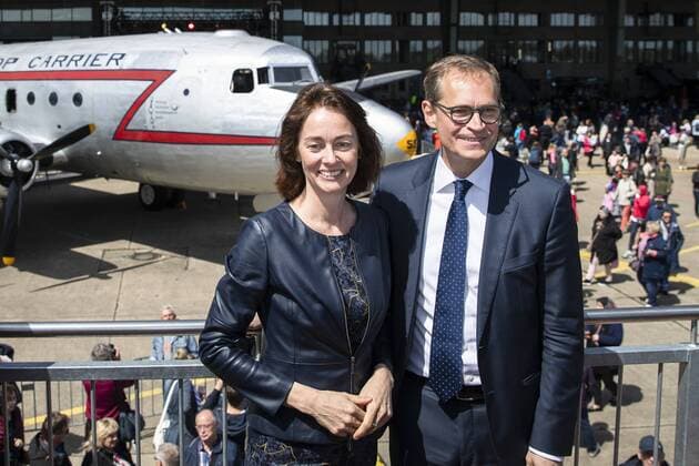 News Themen der Woche KW19 News Bilder des Tages Berlins Regierender Buergermeister Michael Mueller und Justizministerin Katarina Barley bei der Fest der Luftbruecke fuer die 70. Jahren nach der Ende der Blockade am Tempelhofer Feld in Berlin am 12. Mai 2019. Fest der Luftbruecke in Berlin