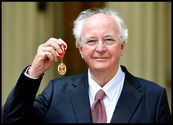 . 16 05 2019. London, United Kingdom. Investitures. Sir Philip Pullman after receiving his Knighthood from Prince Charles at the Investiture Ceremony at Buckingham Palace, London.  xAndrewxParsonsx xi-Imagesx IIM-19683-0005