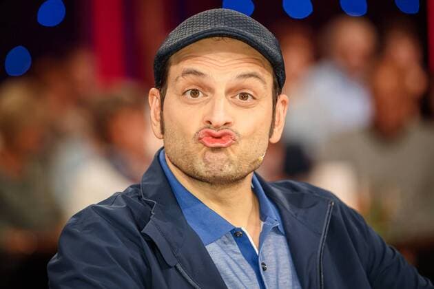 Entertainment Themen der Woche KW20 Entertainment Bilder des Tages MDR - Riverboat. Comedian Kaya Yanar anläßlich der Aufzeichnung der MDR - Talkshow Riverboat am 17.05.2019 im Studio 3 der Mediacity Leipzig. 20190517SFL0027