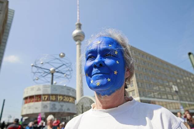 News Themen der Woche KW20 Menschen nehmen einer Demonstration mit dem Motto Ein Europa fuer Alle, Deine Stimme gegen Nationalismus in Berlin am 19. Mai 2019. Demonstration fuer Europa gegen Nationalismus in Berlin