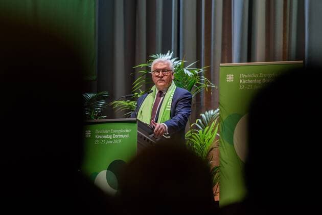 News Themen der Woche KW25 News Bilder des Tages Dortmund, 37. Deutscher Evangelischer Kirchentag TAG 2 Deutschland, Dortmund - 20.06.2019: Im Bild ist der deutsche Bundespräsident Frank-Walter Steinmeier während seiner Rede auf dem Deutschen Evangelischen Kirchentag vom 19.-23. Juni 2019 zu sehen. Dortmund Nordrhein-Westfalen Deutschland